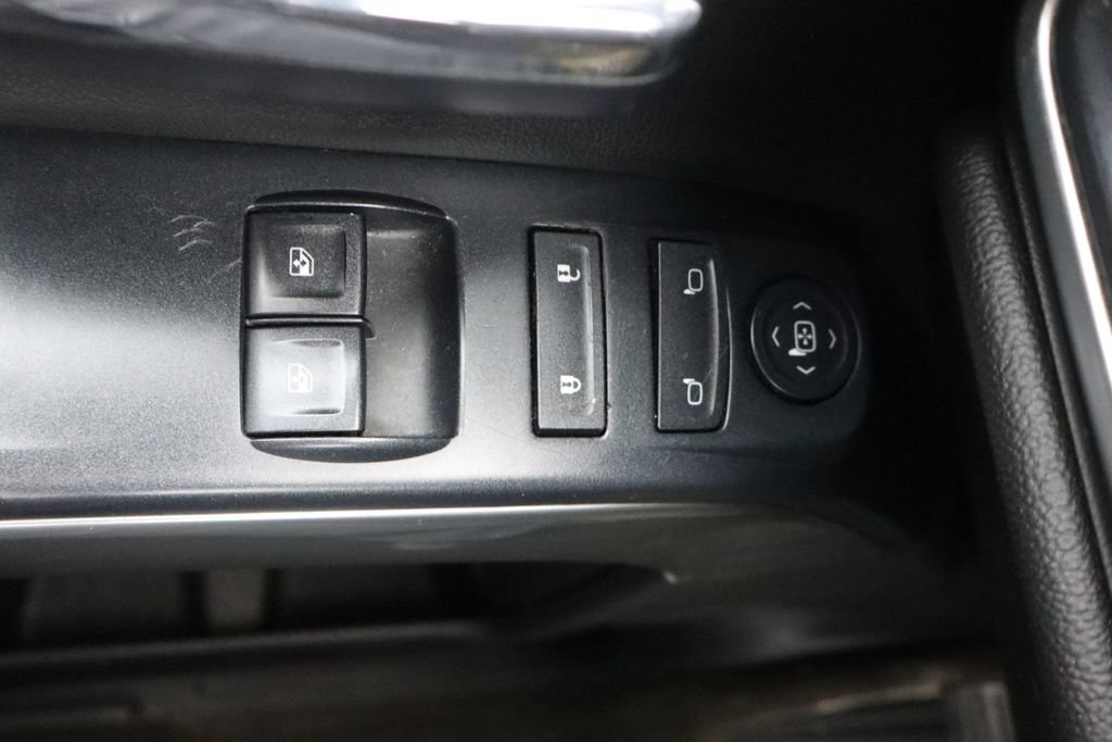 Used 2016 Chevrolet Silverado 1500 LT w/ LT Convenience Package AWD/4WD image 17