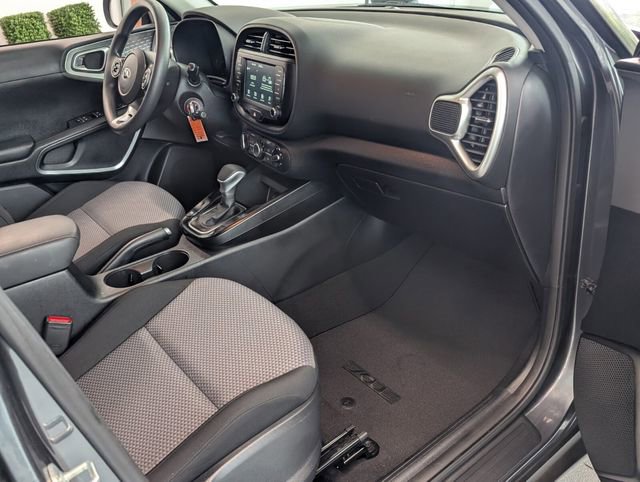 Used 2021 Kia Soul LX image 13
