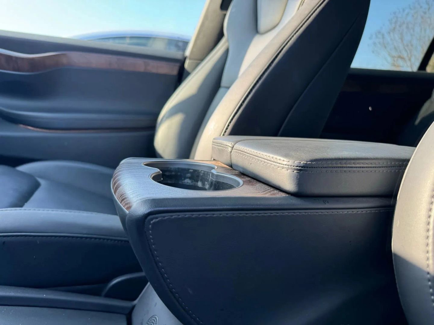Used 2018 Tesla Model X 75D AWD/4WD image 25