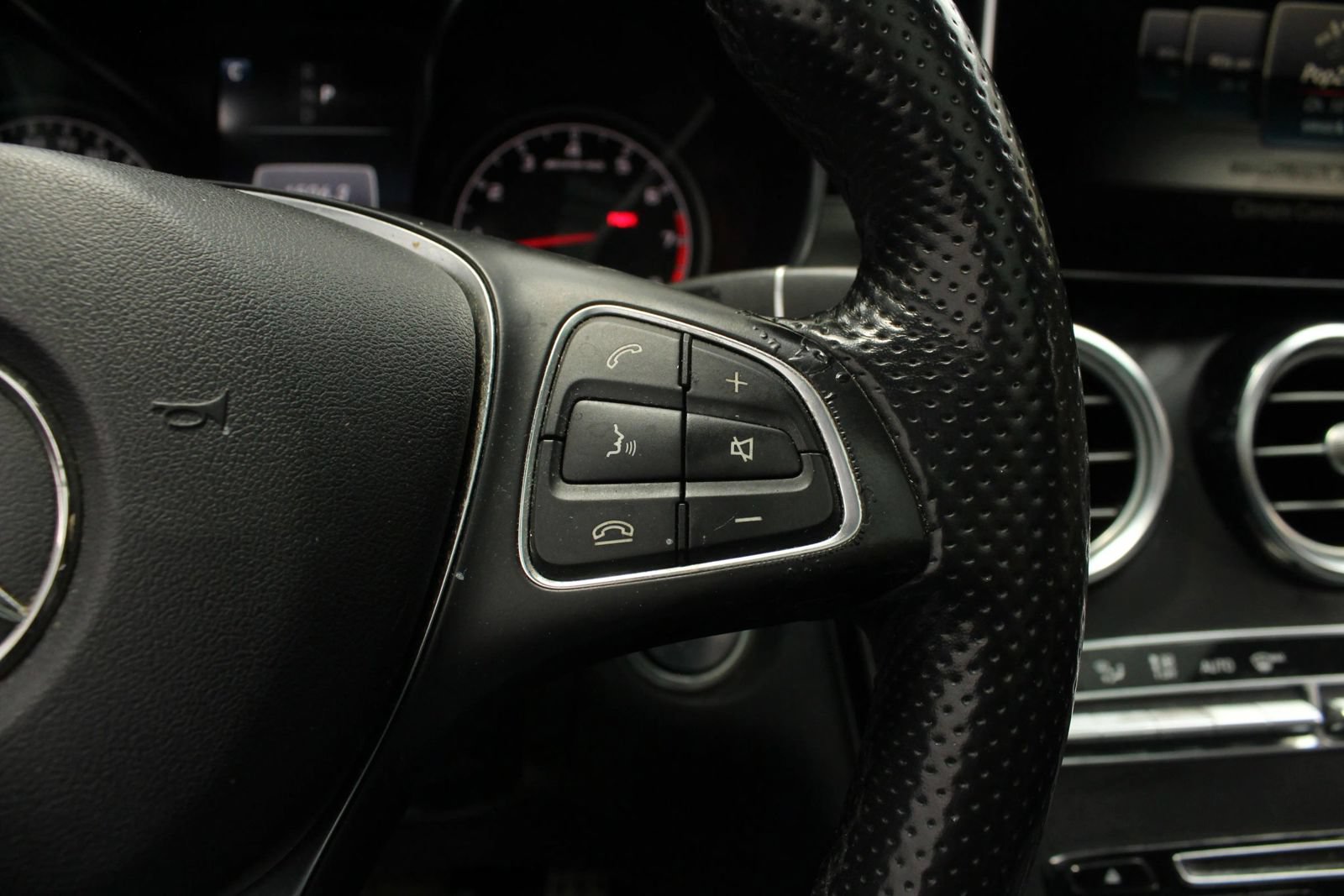 Used 2018 Mercedes-Benz GLC 43 AMG 4MATIC image 33