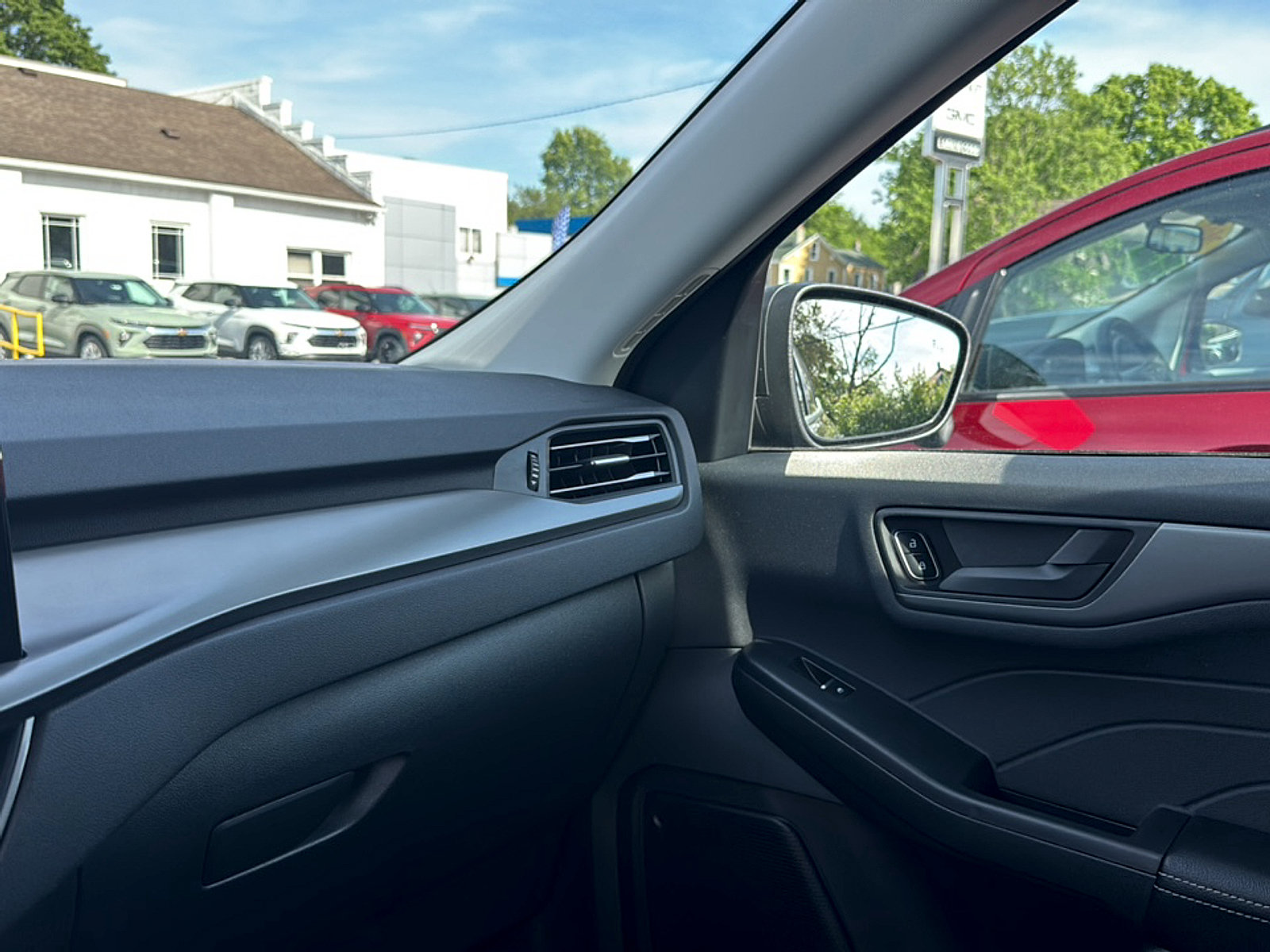 Used 2024 Ford Escape Active w/ Tech Pack #1 AWD/4WD image 12
