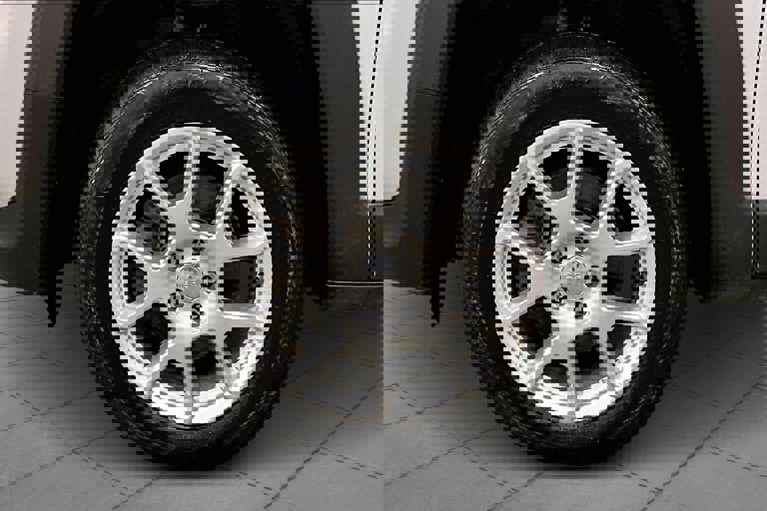 Used 2020 Jeep Renegade Latitude w/ Cold Weather Group image 11