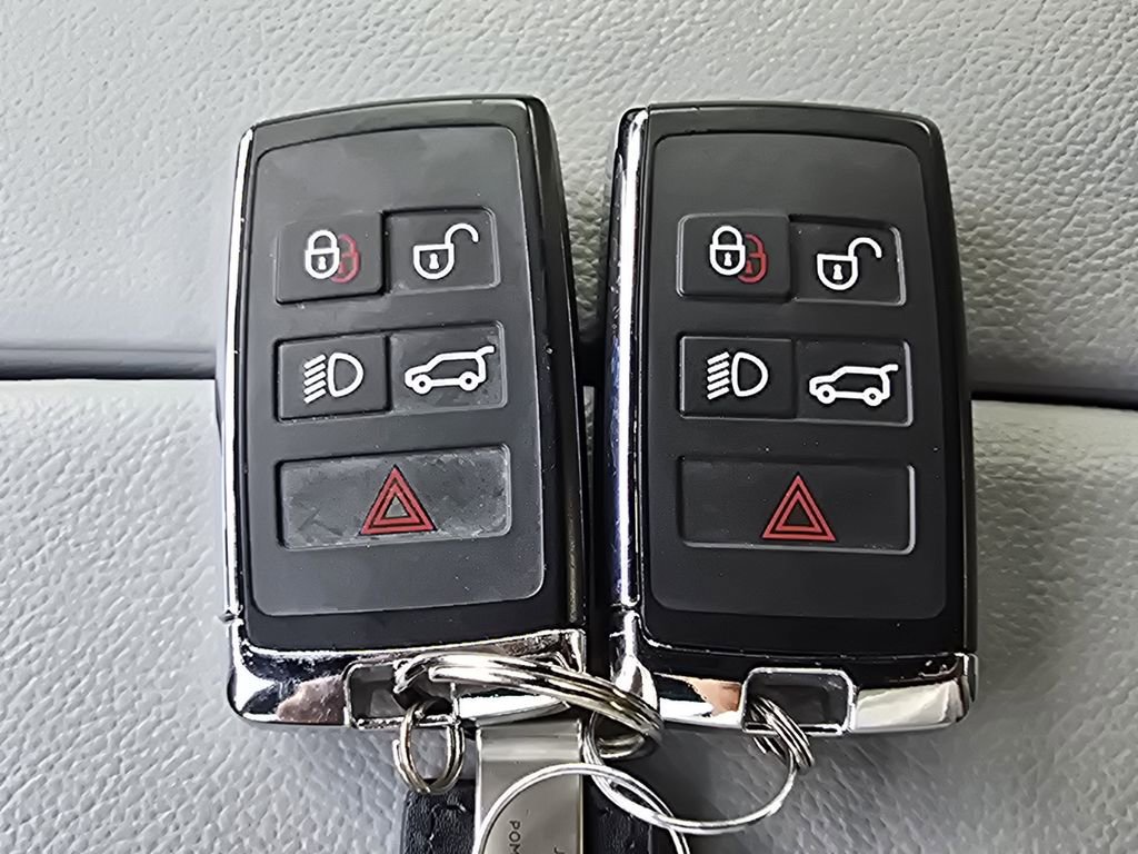 Used 2023 Land Rover Range Rover Evoque S image 35