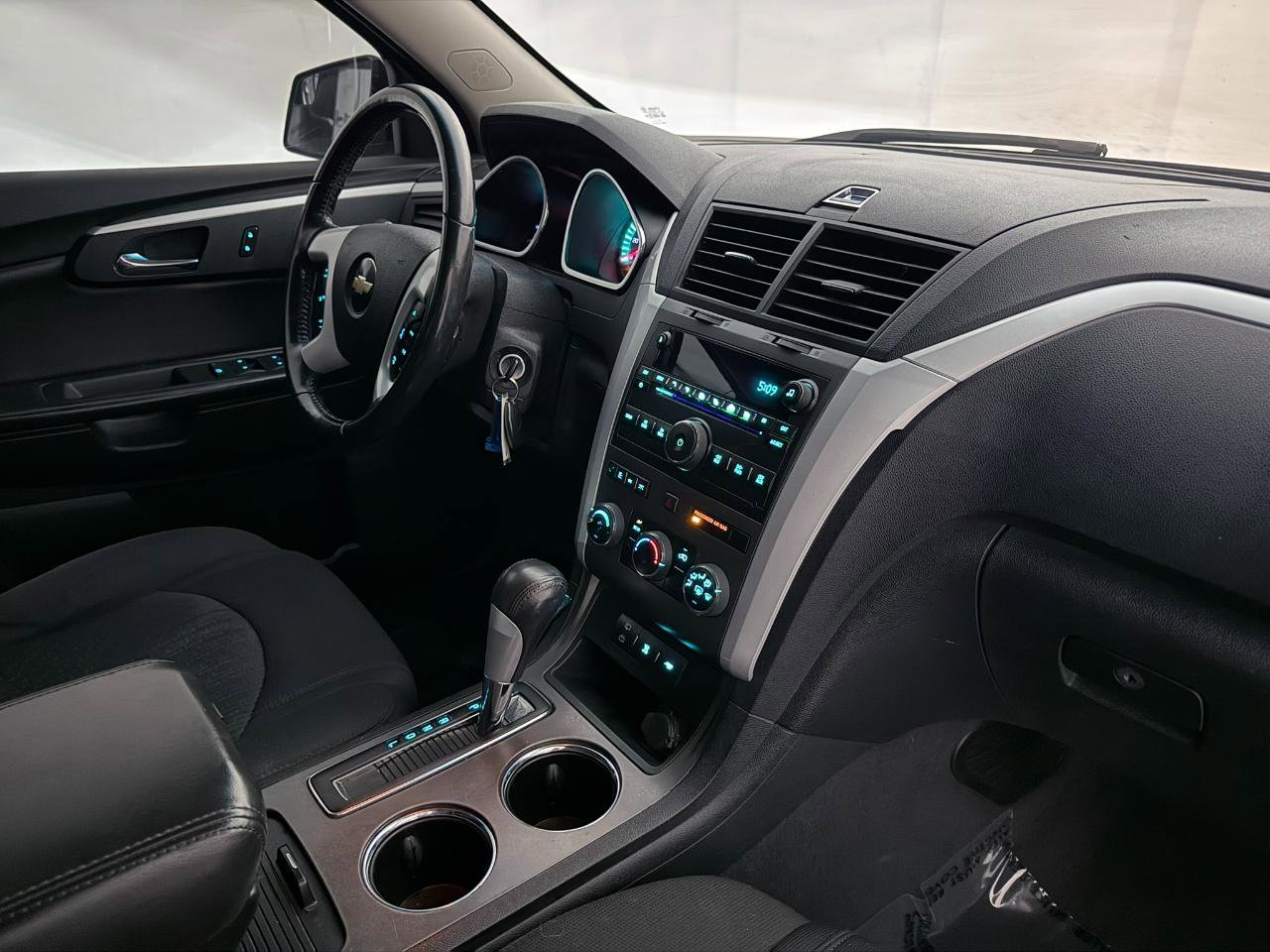 Used 2010 Chevrolet Traverse LT w/ Personal Connectivity Package FWD image 26