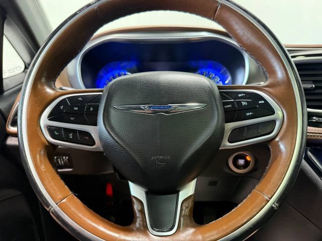 Used 2020 Chrysler Pacifica Limited FWD image 15