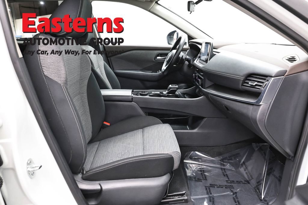 Used 2023 Nissan Rogue SV AWD/4WD image 24