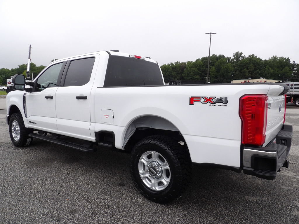 Used 2025 Ford F250 XLT w/ FX4 Off-Road Package AWD/4WD image 4