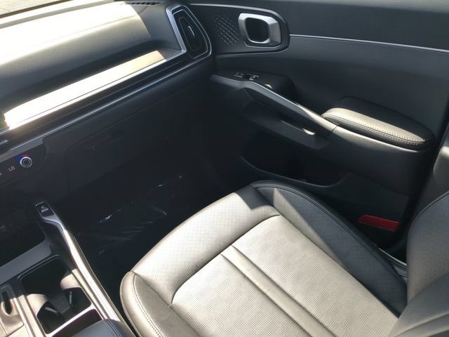 Used 2025 Kia Sorento S AWD/4WD image 17