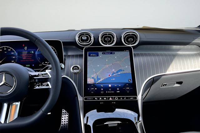 New 2025 Mercedes-Benz GLC 350e 4MATIC image 8