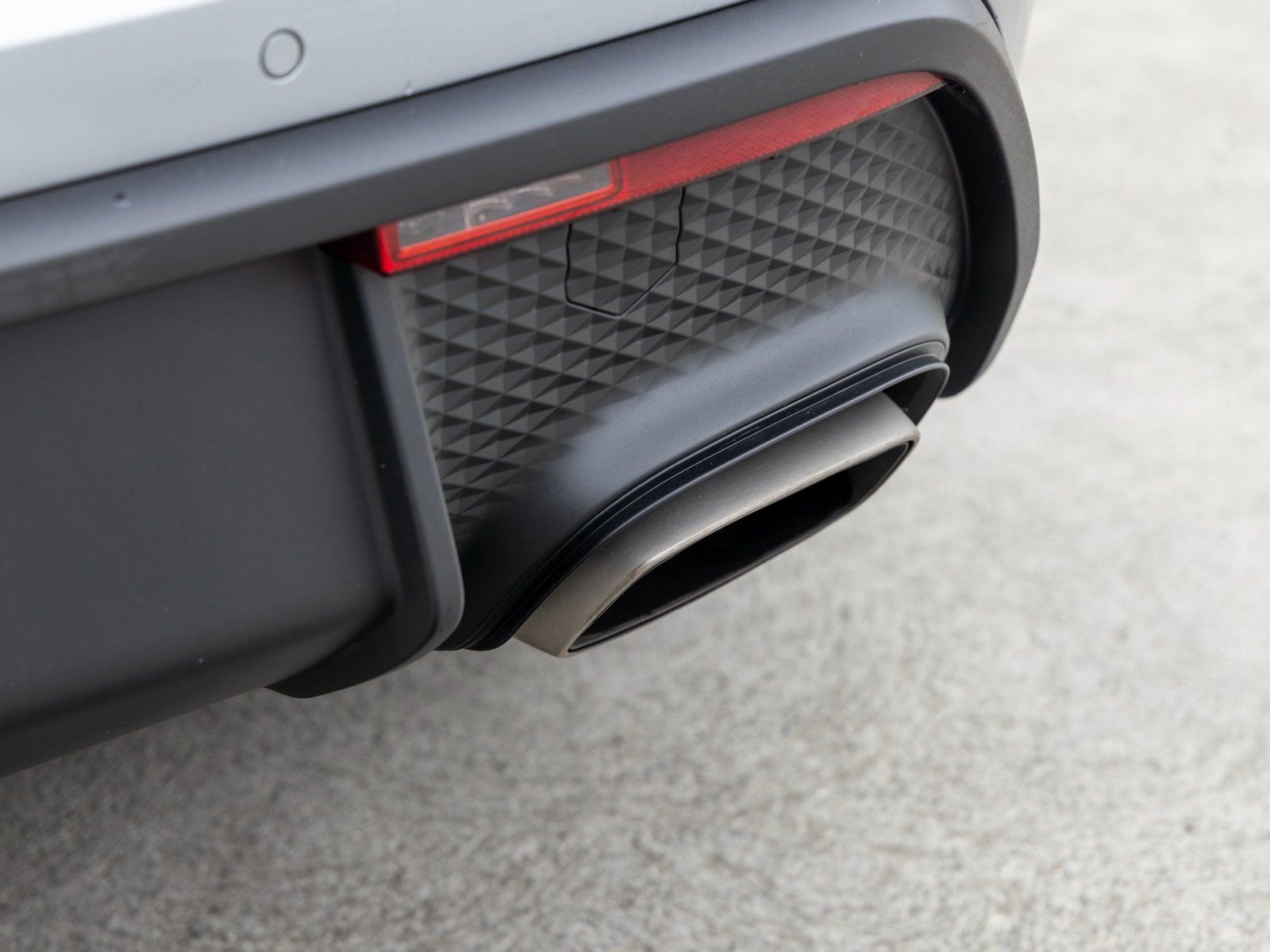 Certified 2025 Porsche Macan image 20