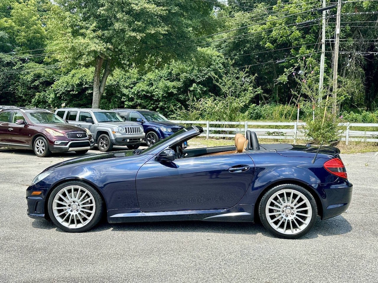 Used 2011 Mercedes-Benz SLK 350 w/ Multimedia Pkg image 4