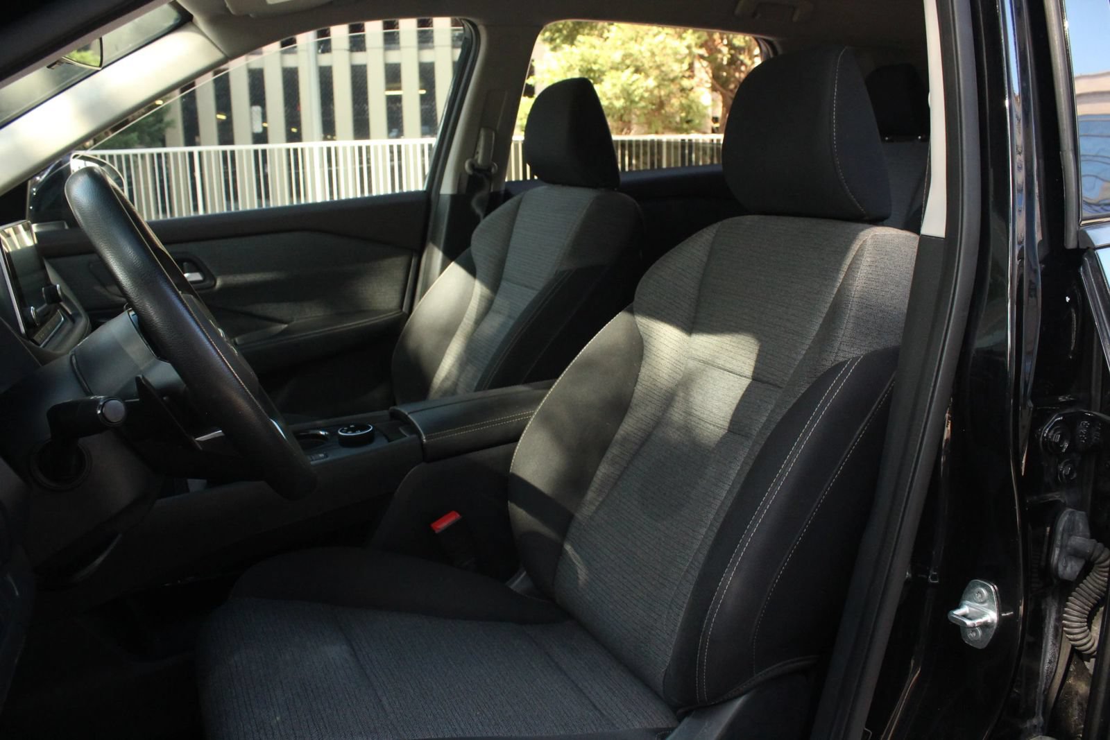 Used 2021 Nissan Rogue SV AWD/4WD image 17