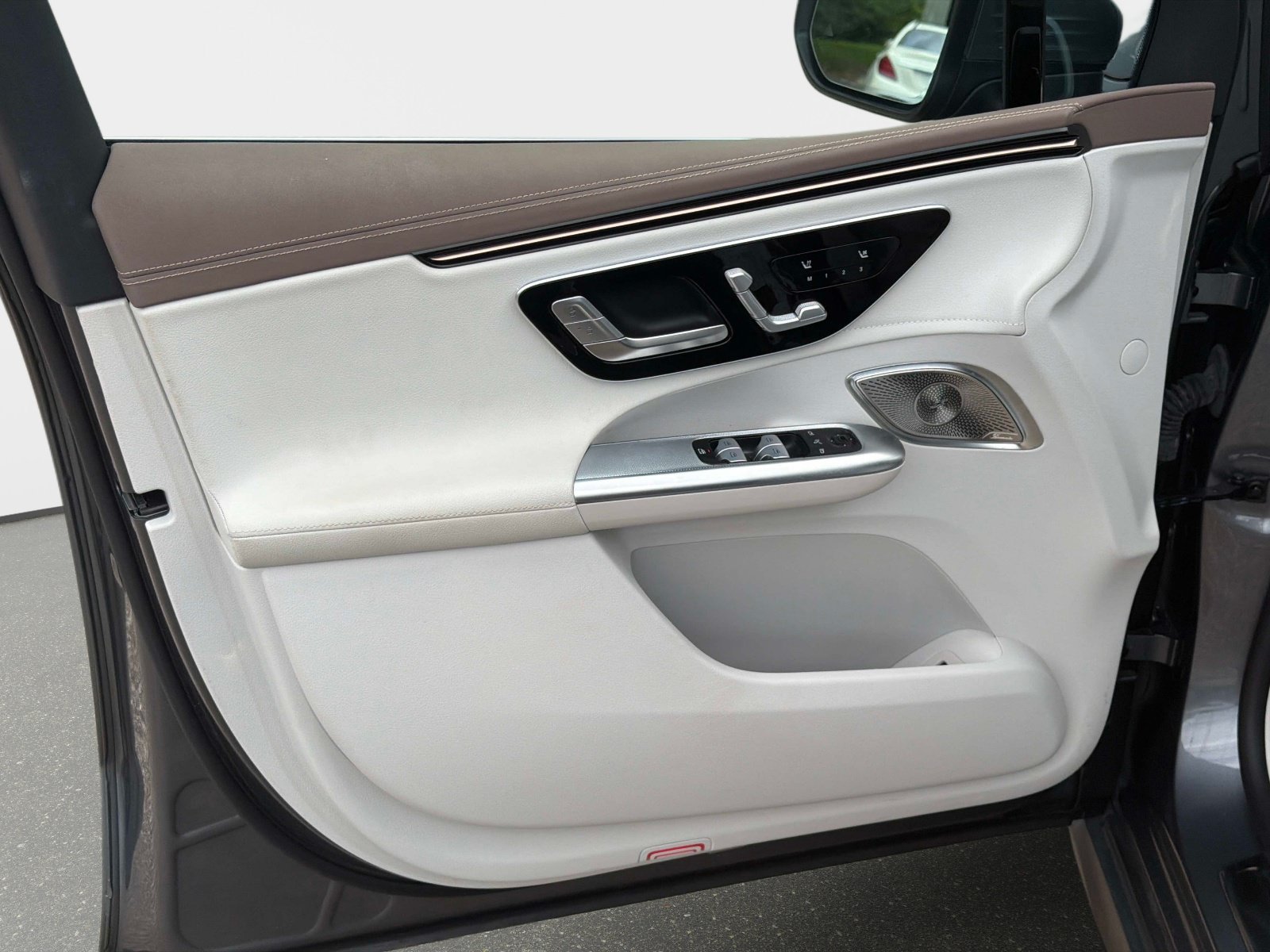 Certified 2023 Mercedes-Benz EQE 350+ SUV image 16