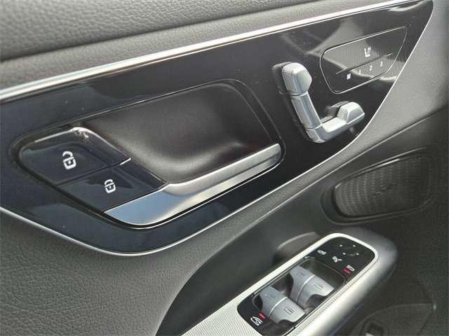 Used 2025 Mercedes-Benz GLC 300 4MATIC image 20