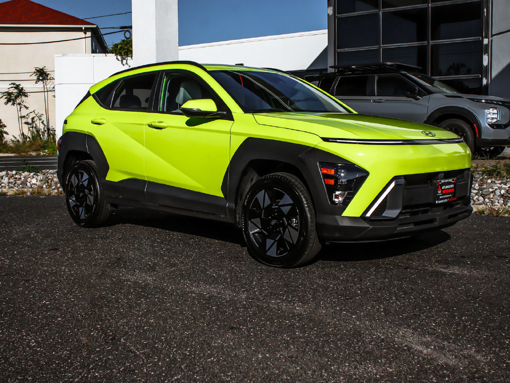 Used 2024 Hyundai Kona SEL AWD/4WD image 3