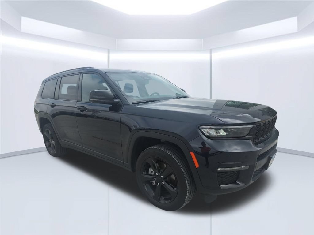 Used 2024 Jeep Grand Cherokee L Limited w/ Black Appearance Package AWD/4WD image 9