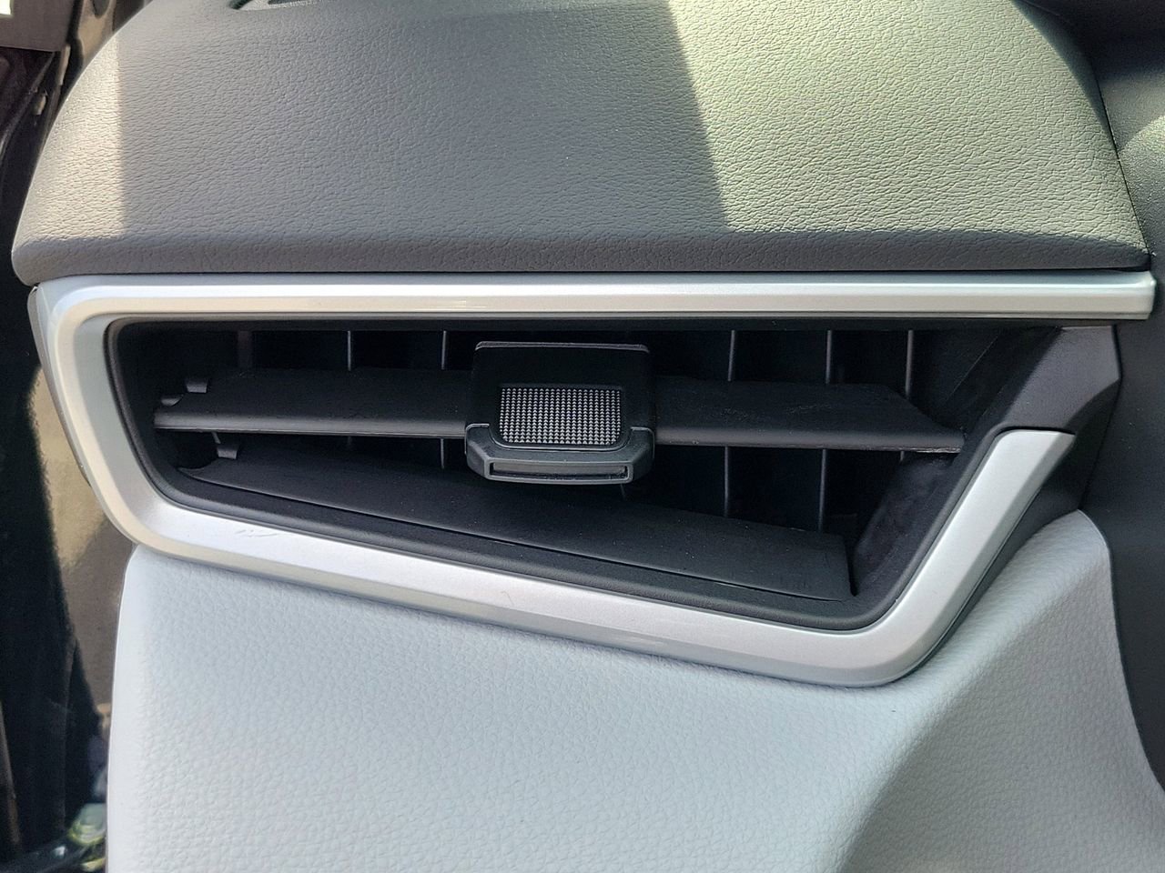 New 2026 Toyota Corolla SE image 30