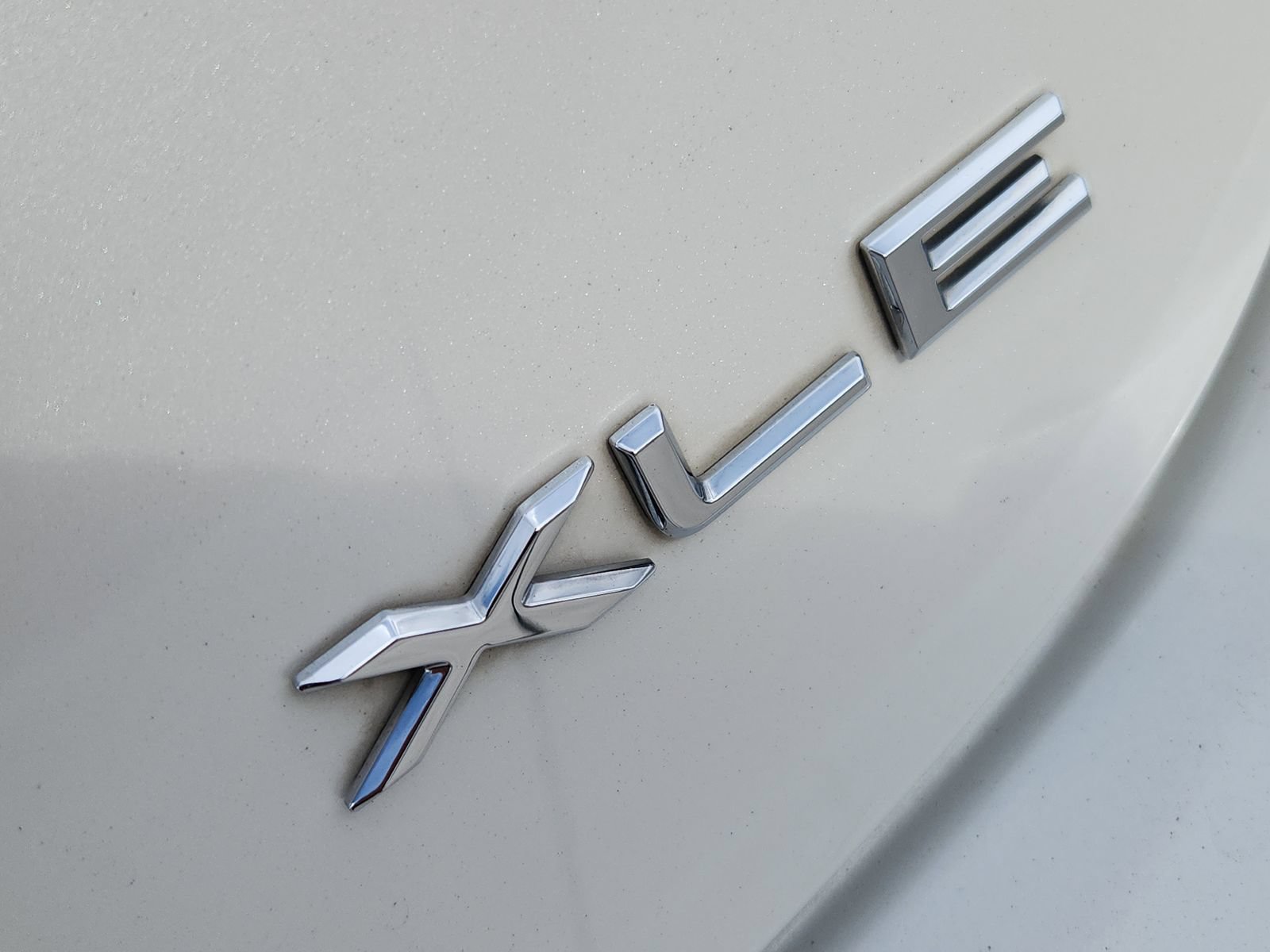 Used 2016 Toyota Avalon XLE FWD image 14