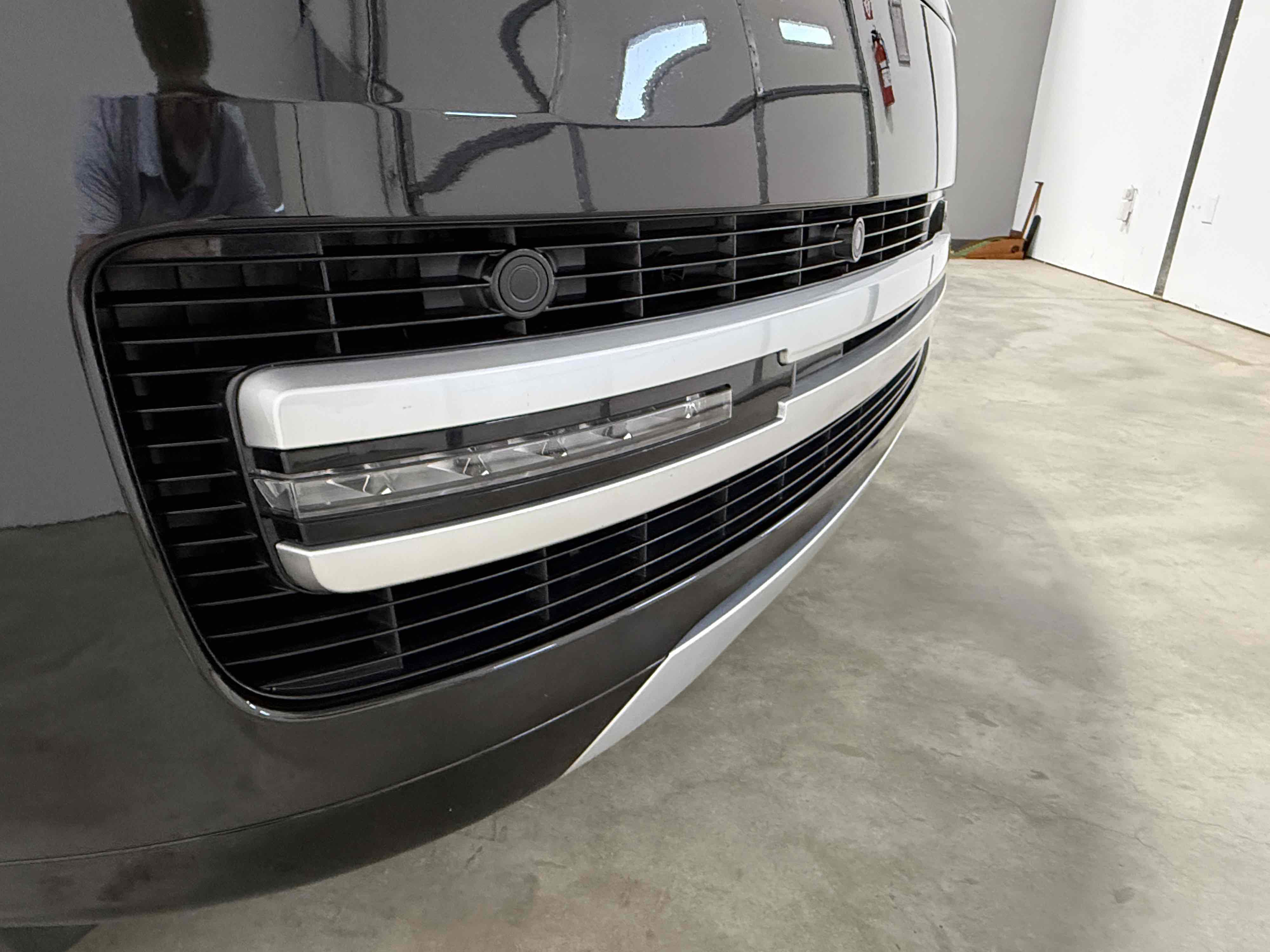 Used 2025 Land Rover Range Rover Long Wheelbase Autobiography image 17