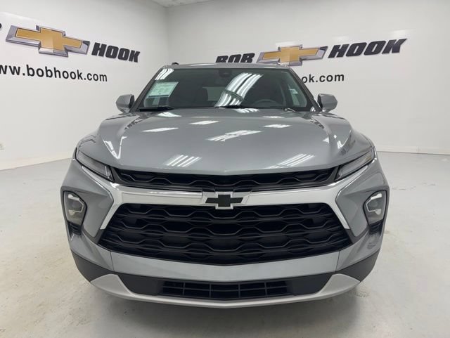 Used 2024 Chevrolet Blazer LT w/ Convenience Package FWD image 2