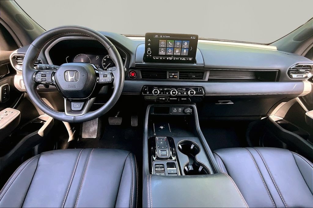 Certified 2025 Honda Pilot TrailSport image 7
