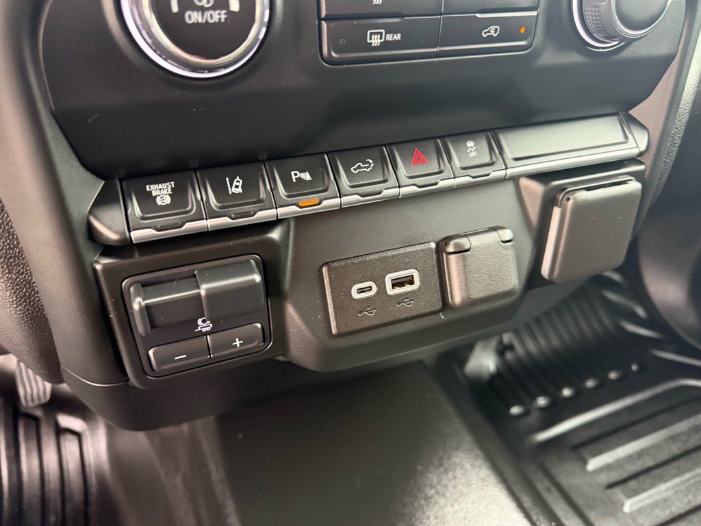 Used 2024 Chevrolet Silverado 3500 W/T image 22
