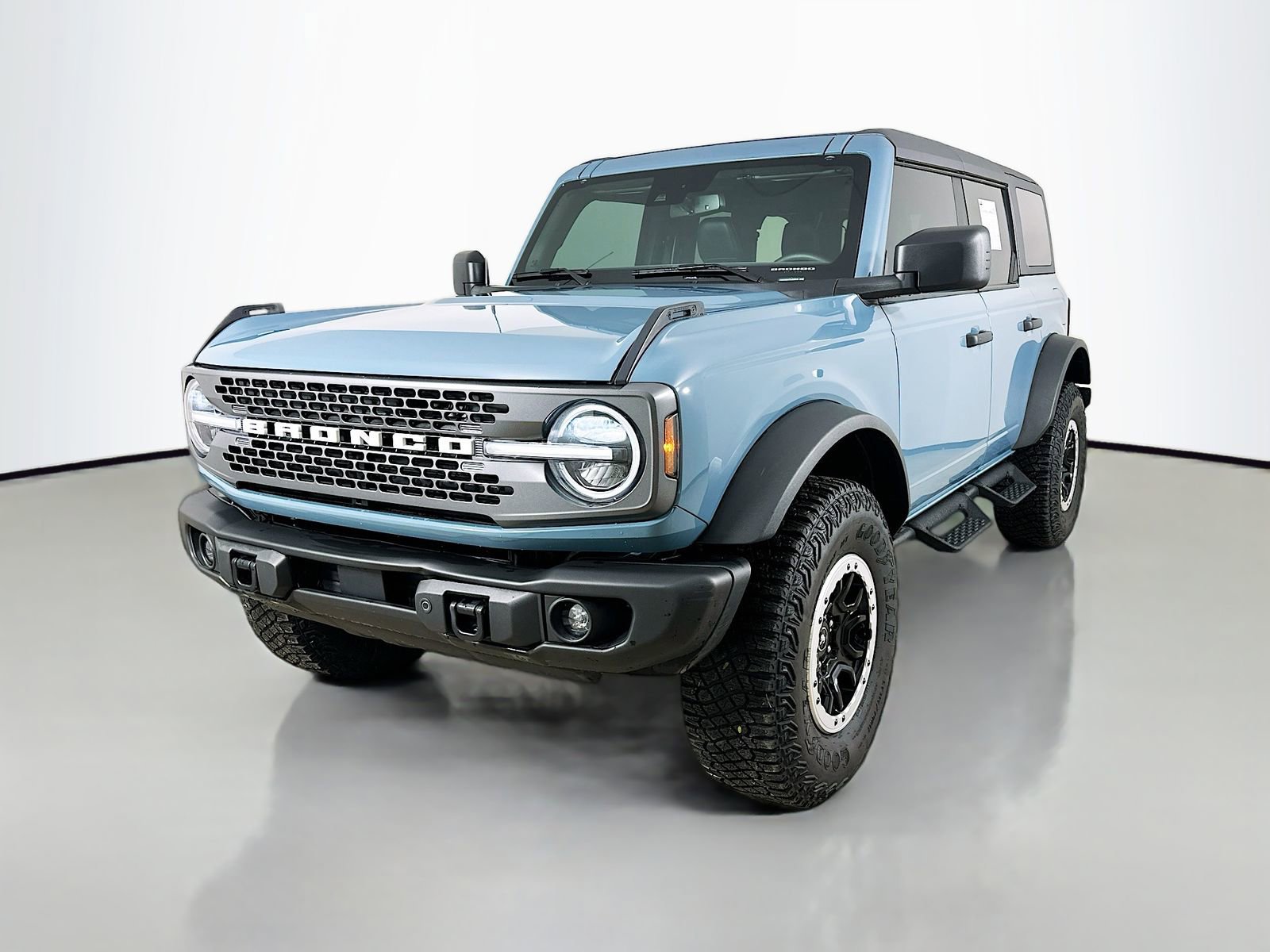 Used 2023 Ford Bronco Badlands w/ Sasquatch Package AWD/4WD image 1