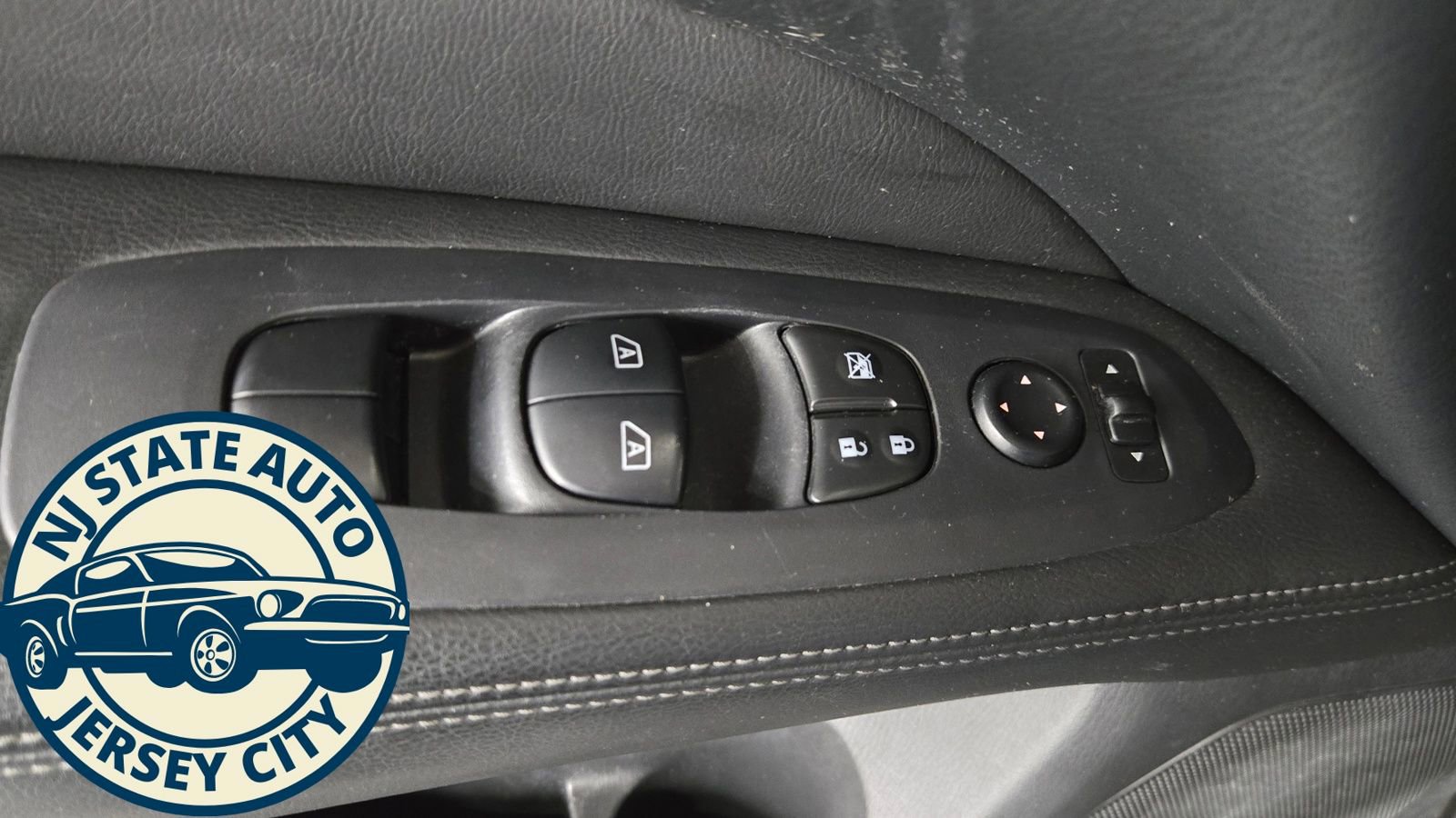 Used 2018 Nissan Pathfinder SL w/ SL Premium Package image 28