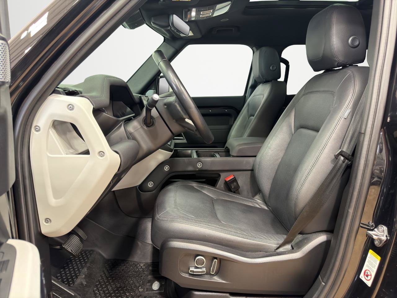 Used 2023 Land Rover Defender 130 SE AWD/4WD image 13
