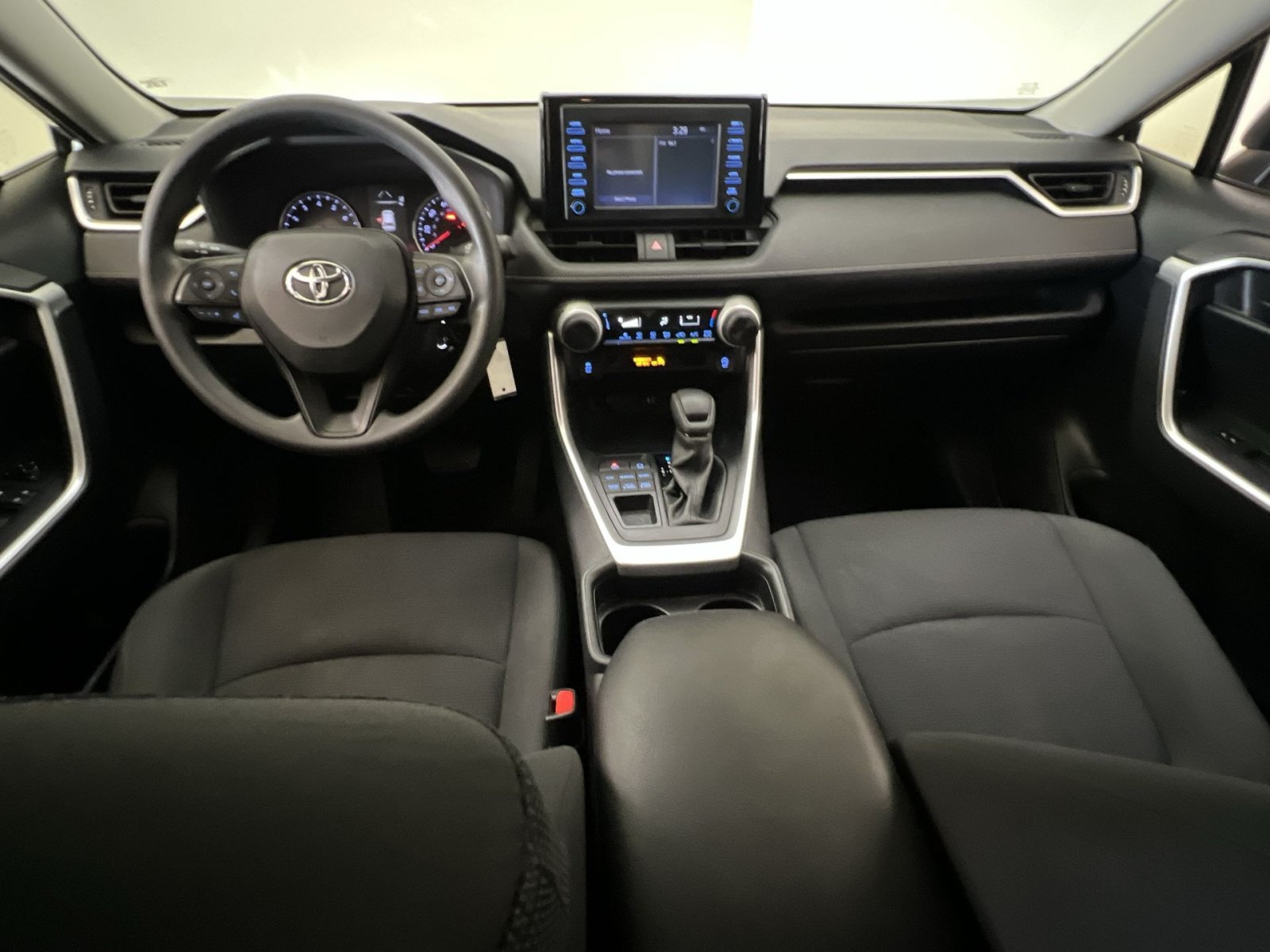 Used 2019 Toyota RAV4 LE w/ All Weather Liner Package AWD/4WD image 22
