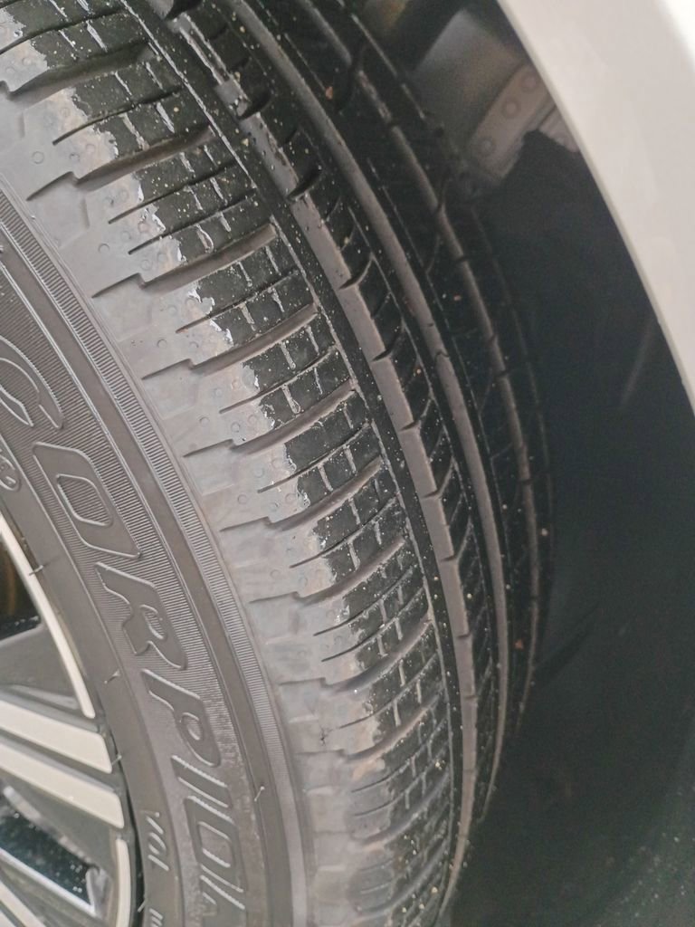 Used 2025 Volvo XC90 B6 Plus image 28