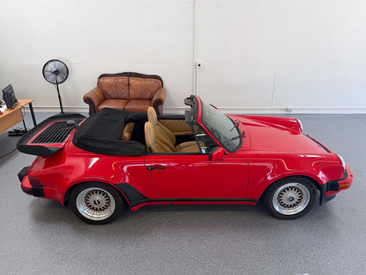 Used 1988 Porsche 911 Carrera RWD image 11