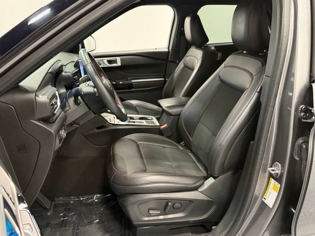 Used 2024 Ford Explorer ST-Line w/ Class IV Trailer Tow Package RWD image 12
