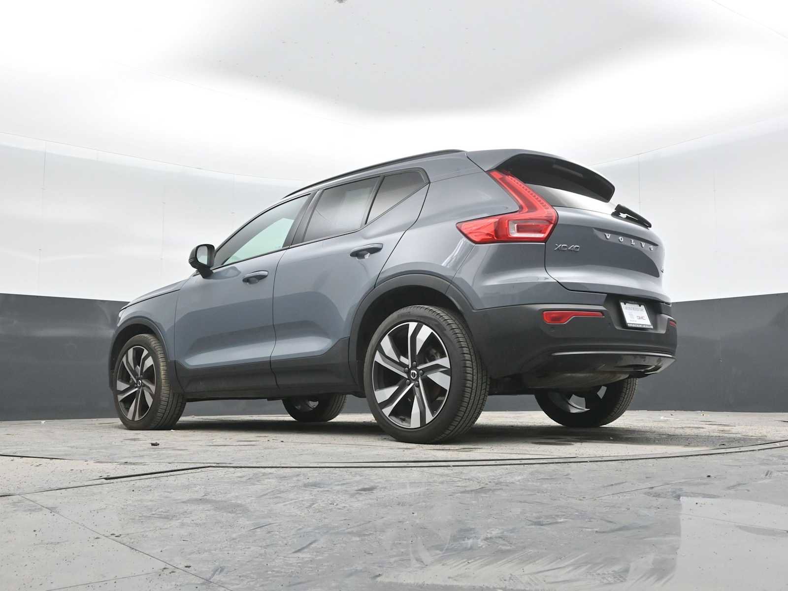 Used 2023 Volvo XC40 B5 Plus w/ Driver Assist Package image 23