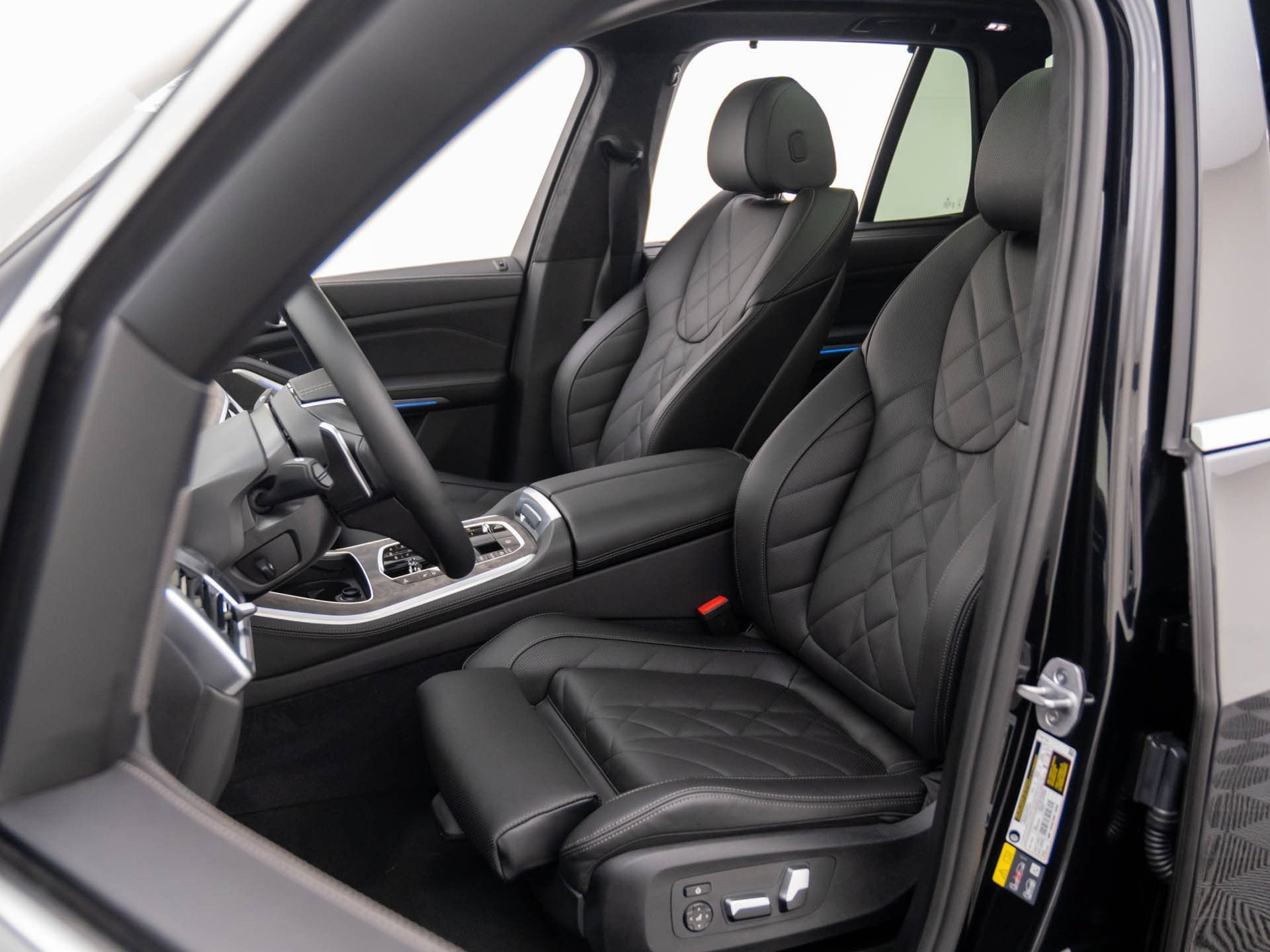 Used 2026 BMW X5 xDrive50e w/ Executive Package AWD/4WD image 15
