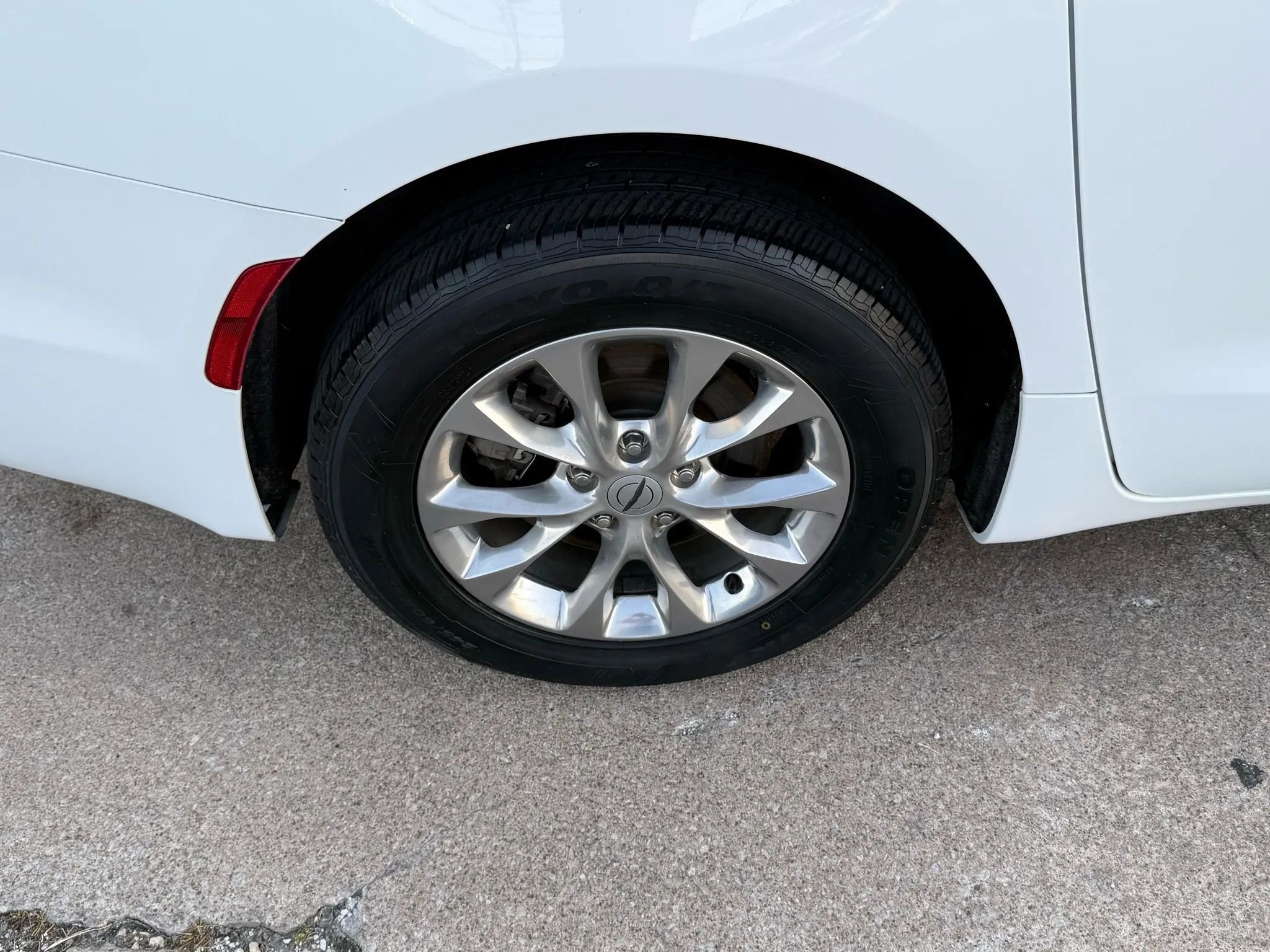 Used 2022 Chrysler Pacifica Touring-L image 60