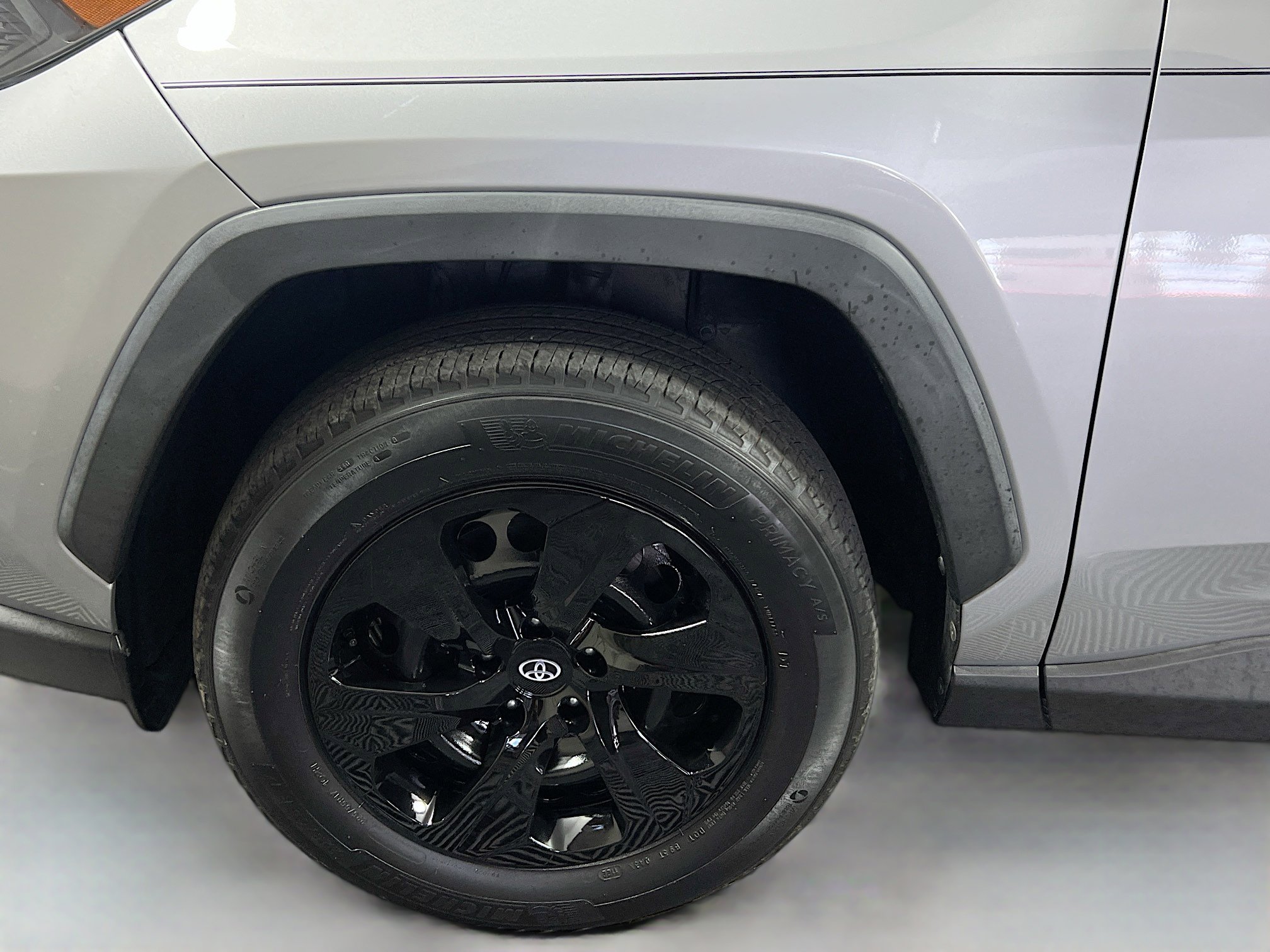 Used 2020 Toyota RAV4 LE image 13