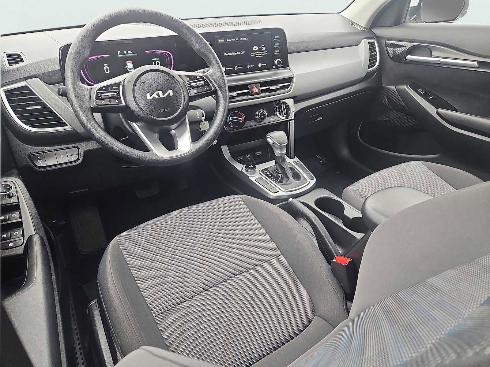 Used 2024 Kia Seltos LX AWD/4WD image 11