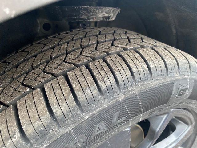 Certified 2023 Chevrolet Equinox RS w/ LPO, Floor Liner Package image 26