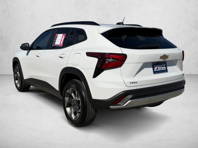 Used 2024 Chevrolet Trax LT w/ Driver Confidence Package FWD image 8