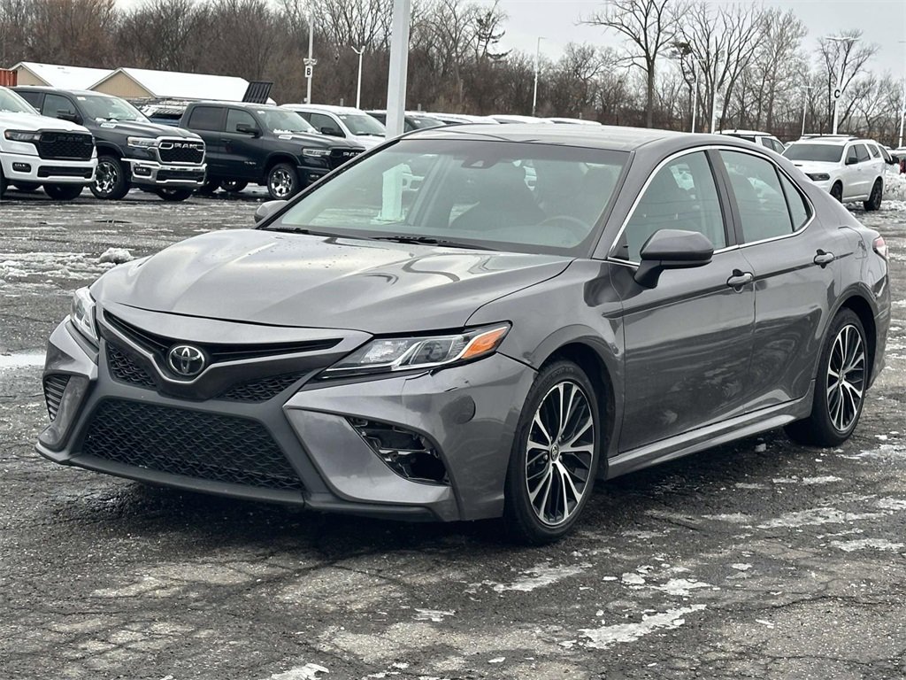 Used 2020 Toyota Camry SE image 7