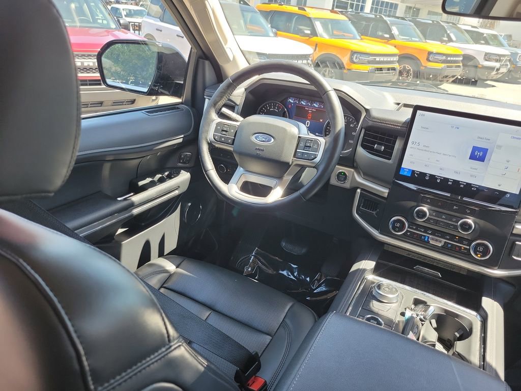 Used 2024 Ford Expedition XLT image 13