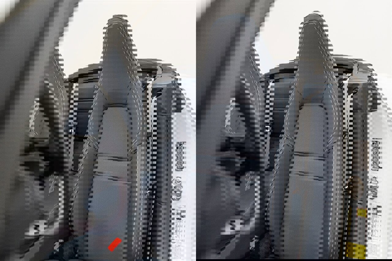 Used 2025 Porsche 911 Carrera w/ Premium Package image 26