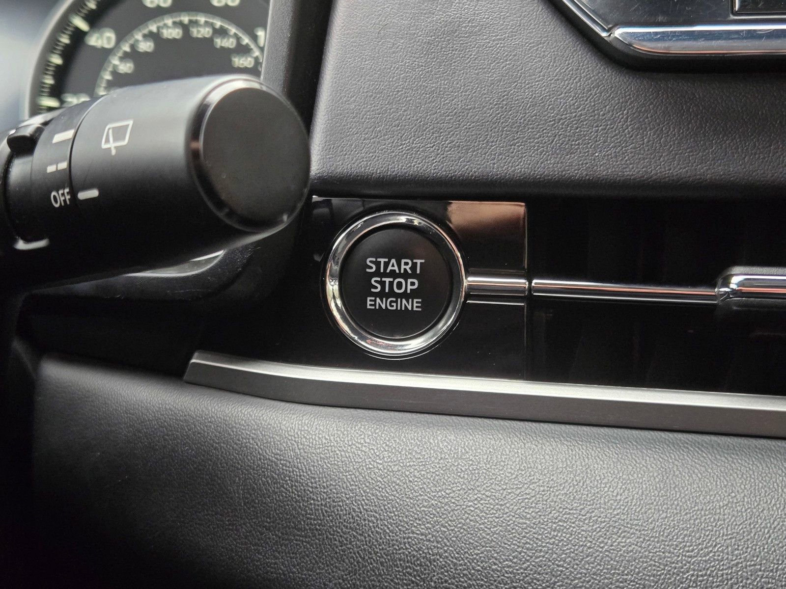 Used 2024 Mitsubishi Outlander SE Black Edition image 20