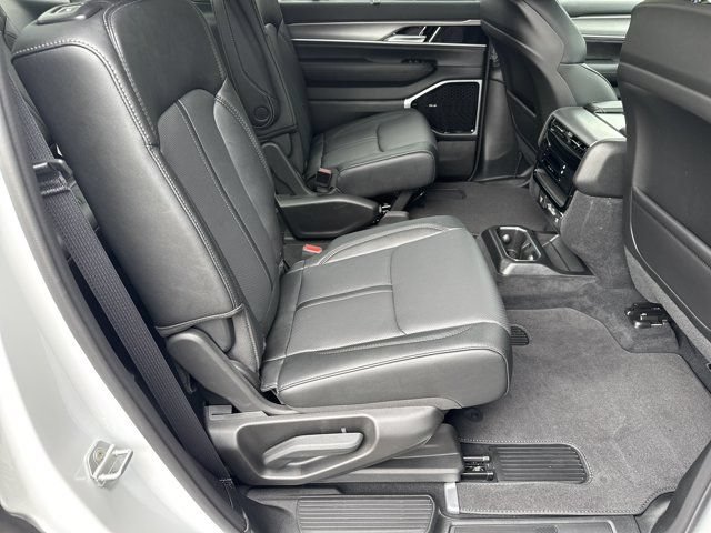 New 2026 Jeep Grand Wagoneer Limited AWD/4WD image 12
