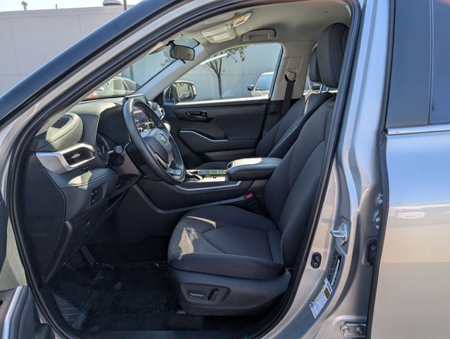 Certified 2025 Toyota Highlander LE image 13