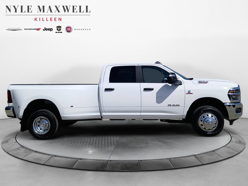New 2026 RAM 3500 Big Horn AWD/4WD image 17