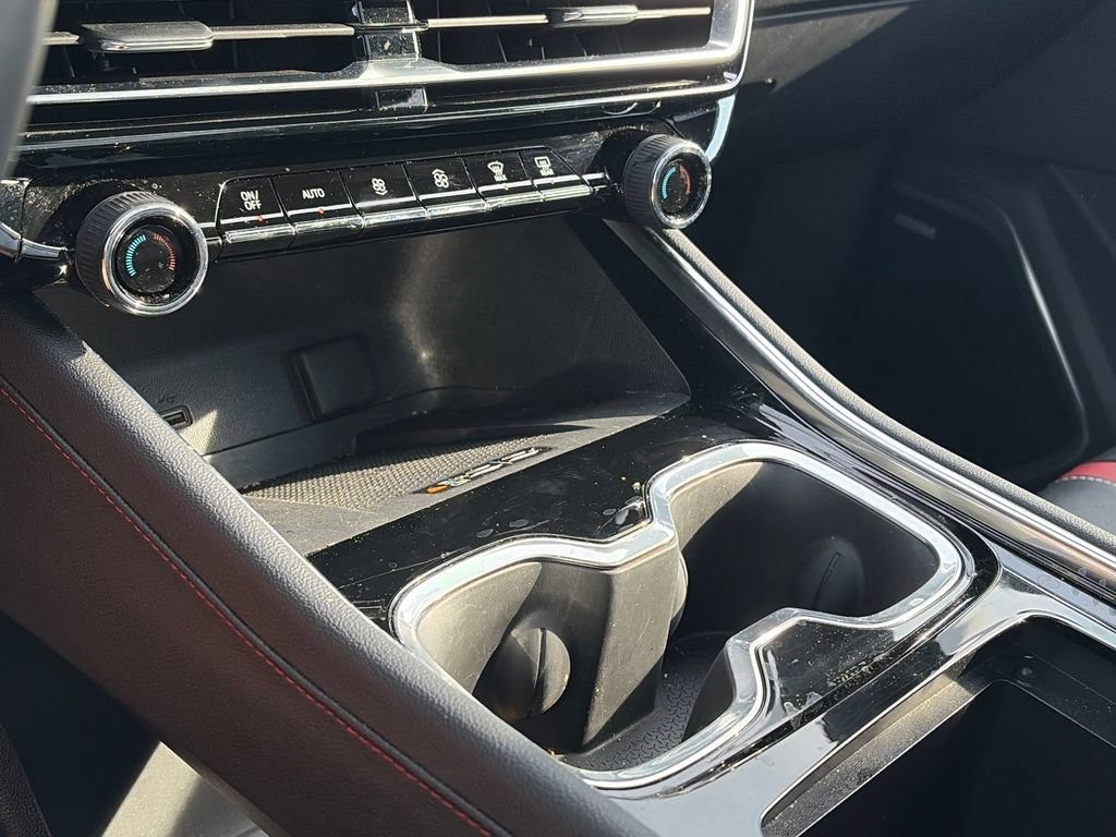 Used 2024 Chevrolet Traverse RS w/ LPO, Floor Liner Package FWD image 22