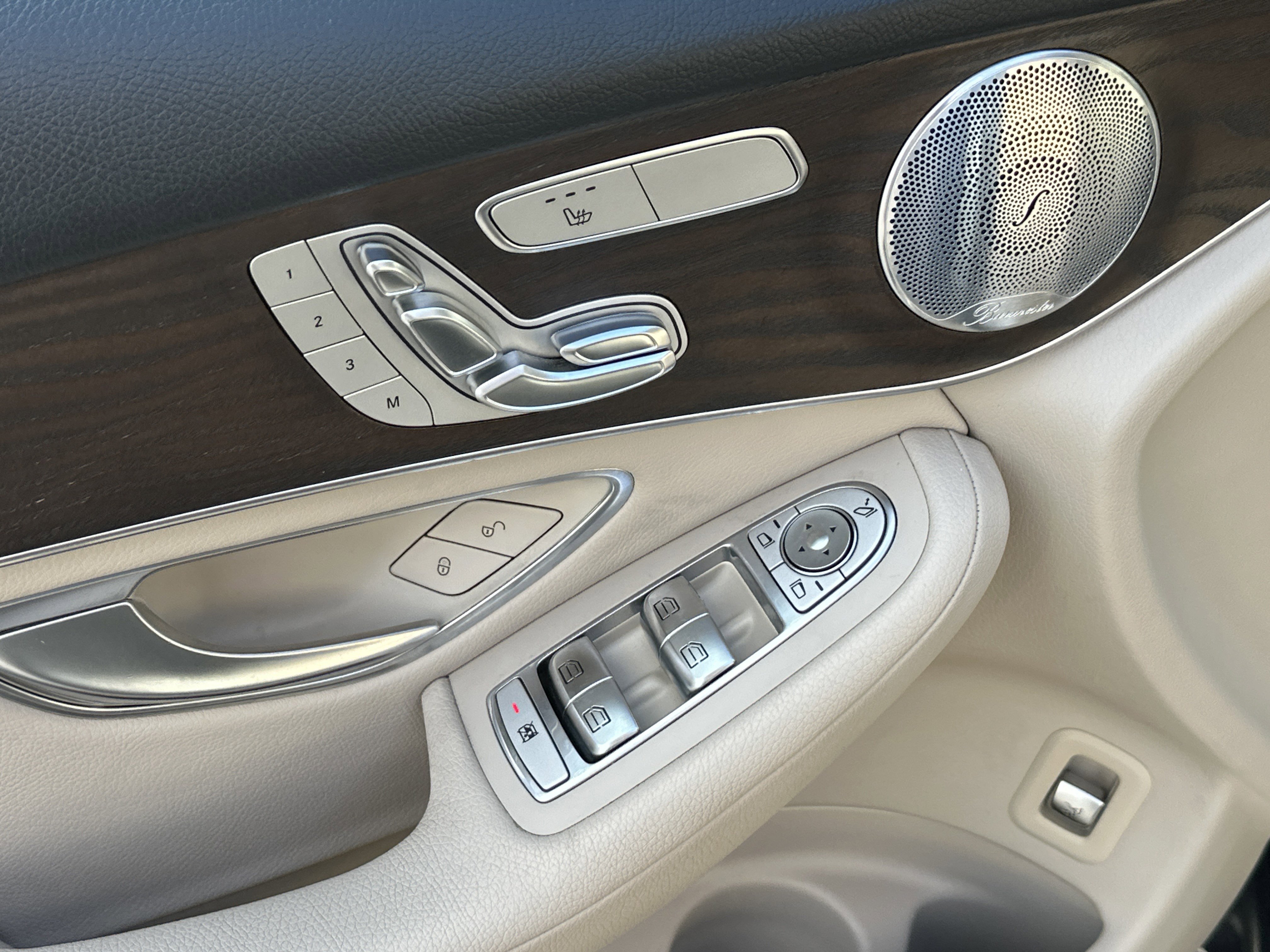 Used 2019 Mercedes-Benz GLC 300 4MATIC image 8