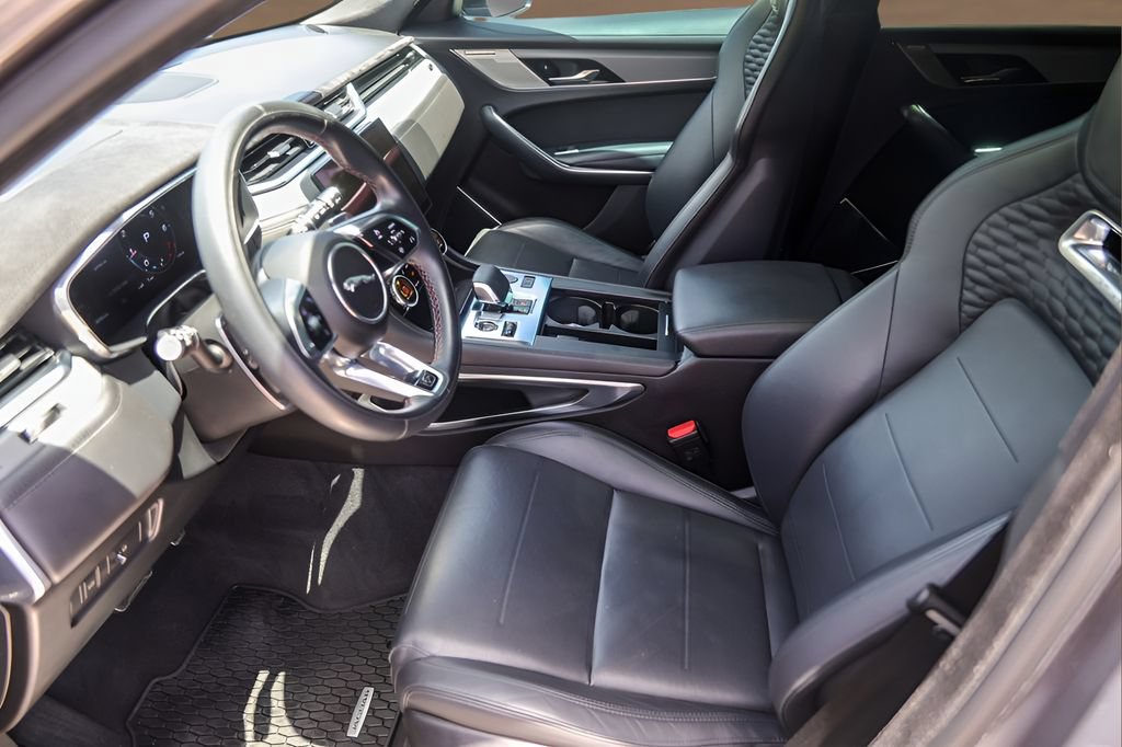 Used 2023 Jaguar F-PACE SVR AWD/4WD image 9